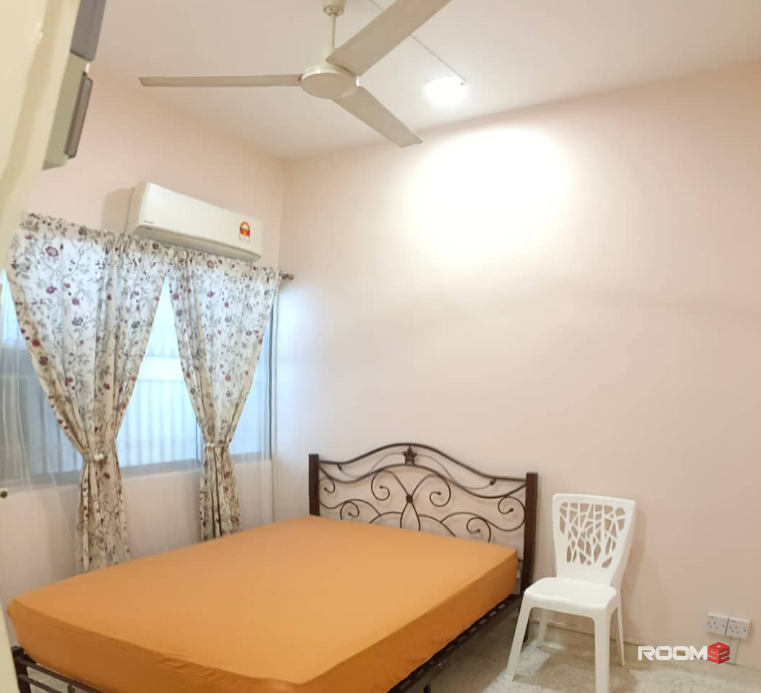 📍🚝 Prime Location: Walk to LRT Taman Bahagia!