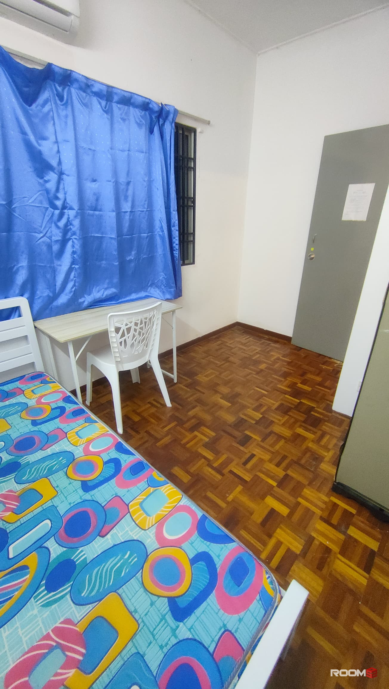 Single Bed have window with air cond at Setia Indah,Setia Alam