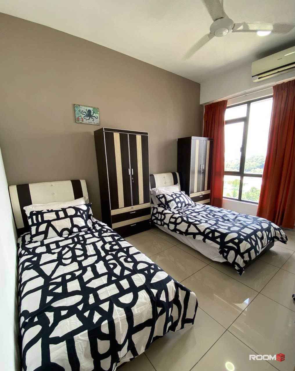 🔥Affordable Shared Room with Free Utilities for rent beside UOW KDU College!