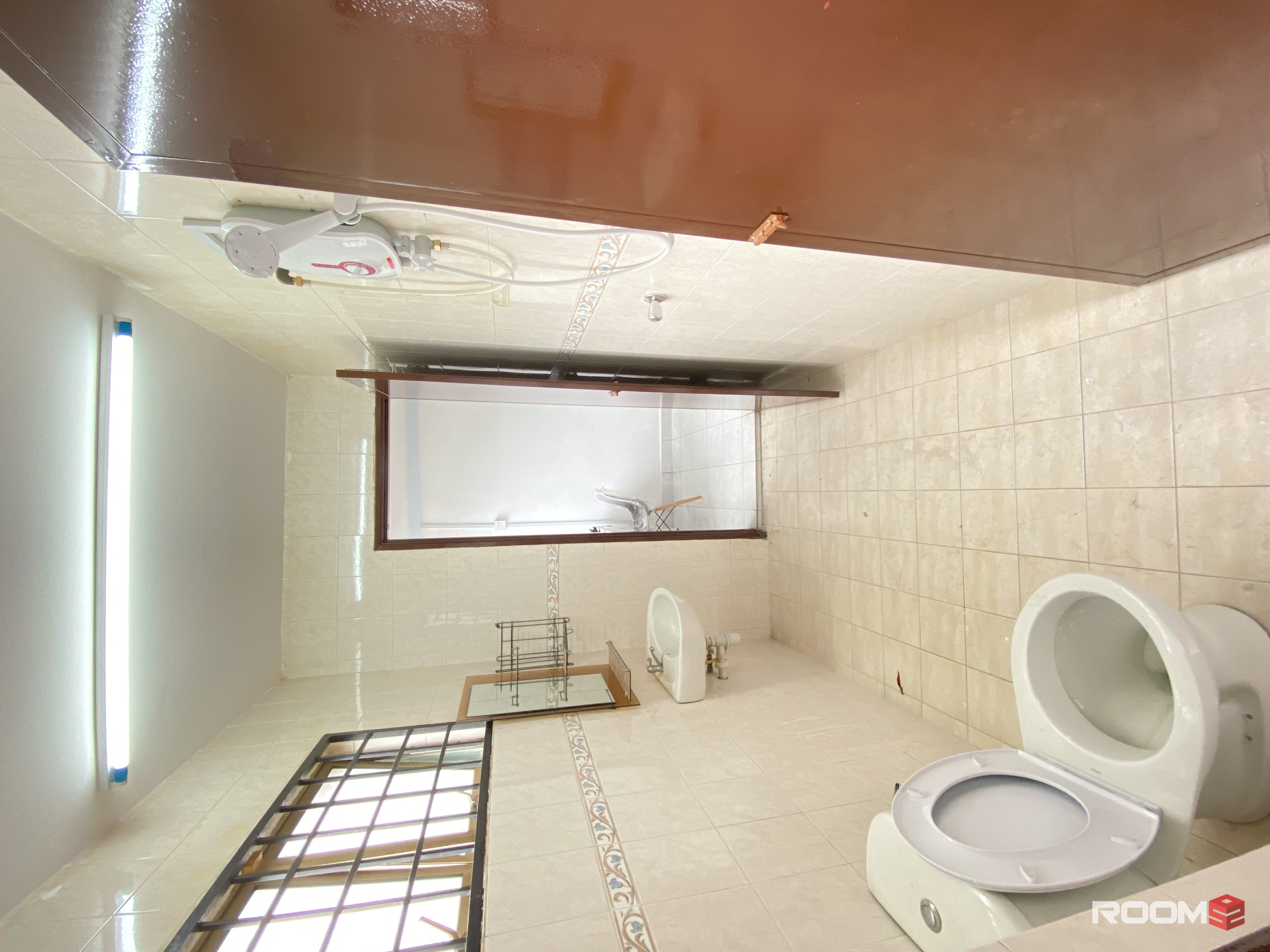 Fully Furnished with WiFi, AC, Cozy Middle room for RENT at Mutiara Puchong, Selangor.