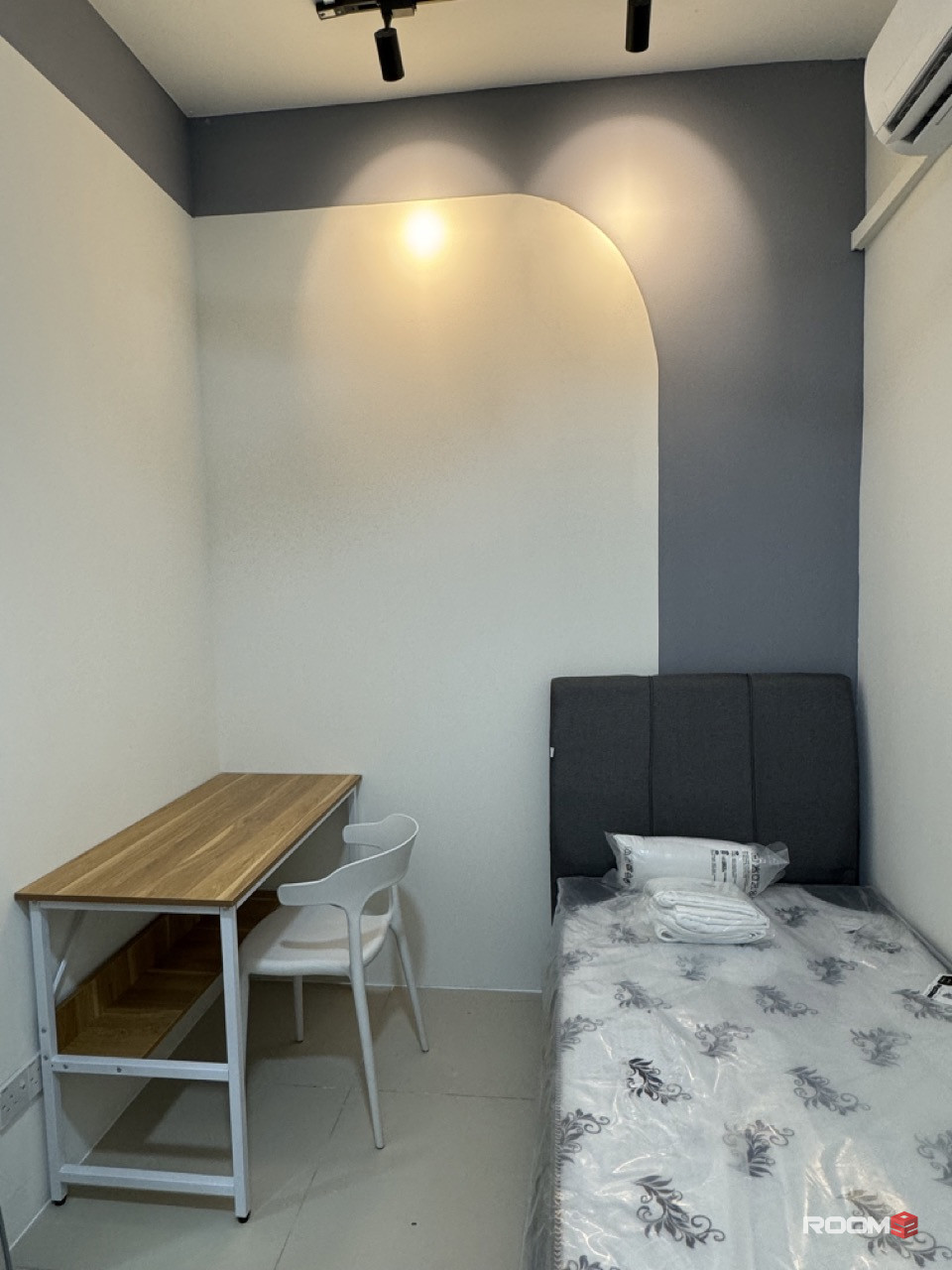 🔥🔥NEW CONDO NEAR HELP UNI✅ Premium ⭐️ Single Room Fully Furnished @ NEW 10” Mattress Aircond Wardrobe Table Chair