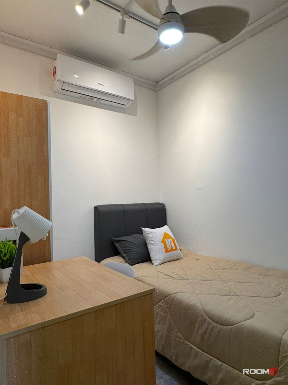 ‼️NEAR MRT ⭐️ De Tropicana, Kuchai Lama📍 SINGLE Room Fully Furnished @ NEW Aircond Wardrobe Table Chair Mattress