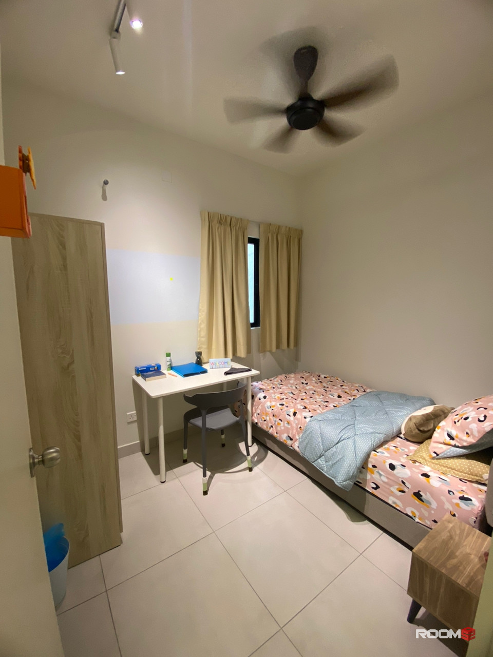 Newly Renovated Majestic Maxim Room For Rent come with Fully Furnish