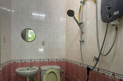 🚶‍♂️ Middle Room for rent in SS15, Subang Jaya near INTI College and Subang Square! 🏢💼🏠