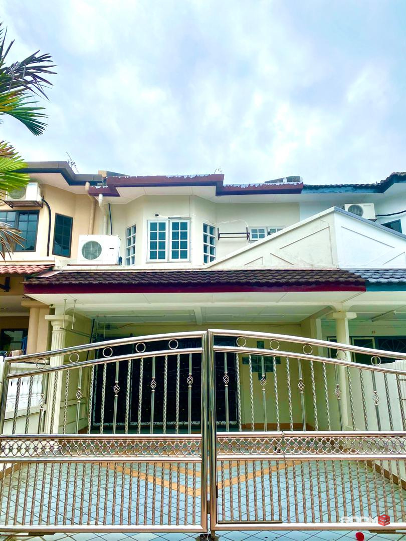 Middle Room at Sri Petaling, Kuala Lumpur 👉 Bilik Sewa Sri Petaling [𝑵𝒆𝒂𝒓 𝑳𝑹𝑻 🌟, 𝐌𝐄𝐑𝐃𝐄𝐊𝐀 SALE] Sri Endah