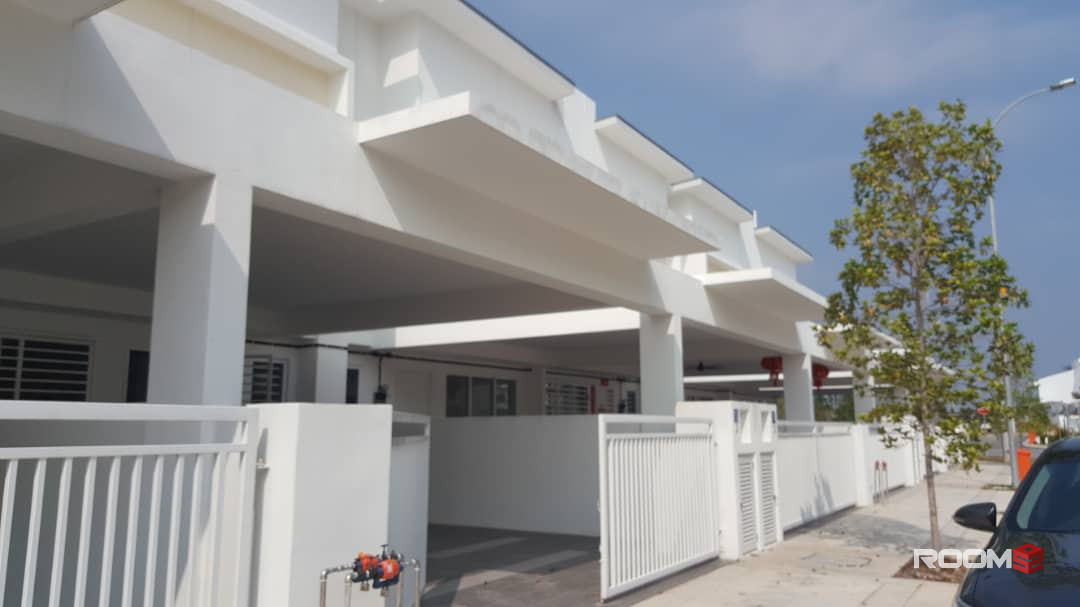 [Bilik Sewa Murah] ,Seremban , Suriaman 3 [Bilik Medium] Sendayan, Aeon mall , Mydin,Tesco , Kip sentral , KPJ ,Columbia