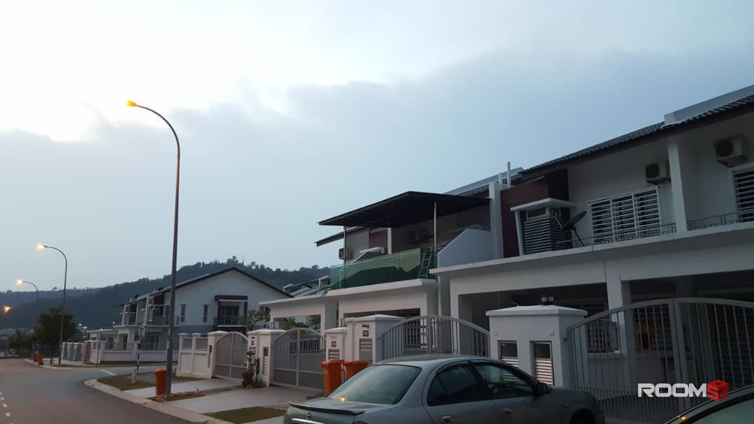 [Bilik Sewa Murah], Saujana Tropika ,  Seremban , S2 Height , [Bilik Medium]  , Plazo , Centrio , Aeon , Mydin ,Palm Mal