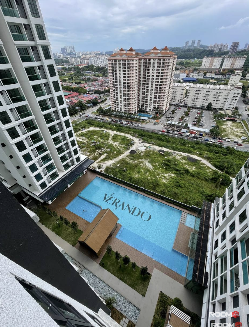 🔥VERANDO RESIDENCY, PJ, NEW CONDO MASTER Room🔥Fully Furnish NEW 10” Mattress Aircond Wardrobe Table Chair