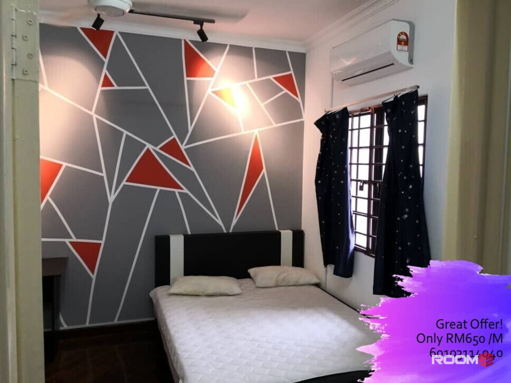 (Jalan Nova U5/91B) Subang Bestari, Nearby Help Uni, Fully Furnish With Aircond Middle room For Rent