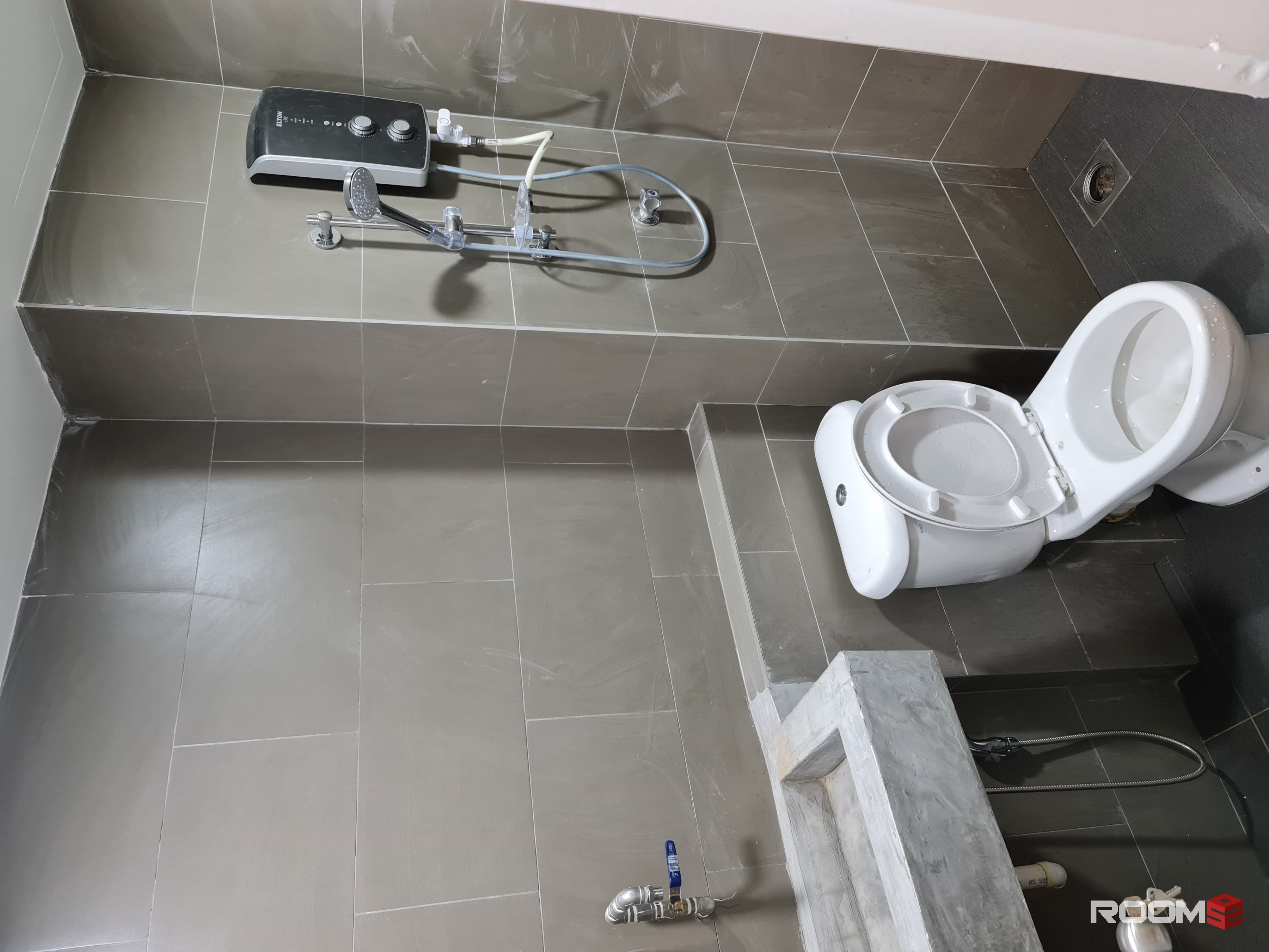 SS15 Master Room for rent Female INTI subang jaya with attach bathroom toilet cooking allow