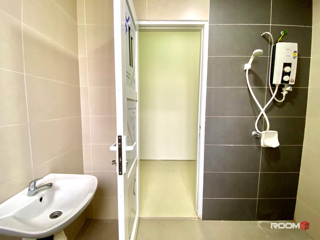 Middle Room at Balakong, Selangor 🔥 👉 Bilik Sewa Balakong [For 𝐅𝐞𝐦𝐚𝐥𝐞 😍] Tmn Mesra Utama, Silk Residence, Tamin
