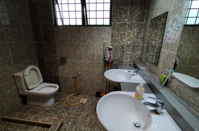 PJ Seksyen 17 Medium Room with attached bathroom for rent!!