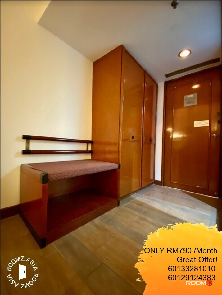 2mins Walking Distance To MRT&LRT Hotel master Room With Private Toilet