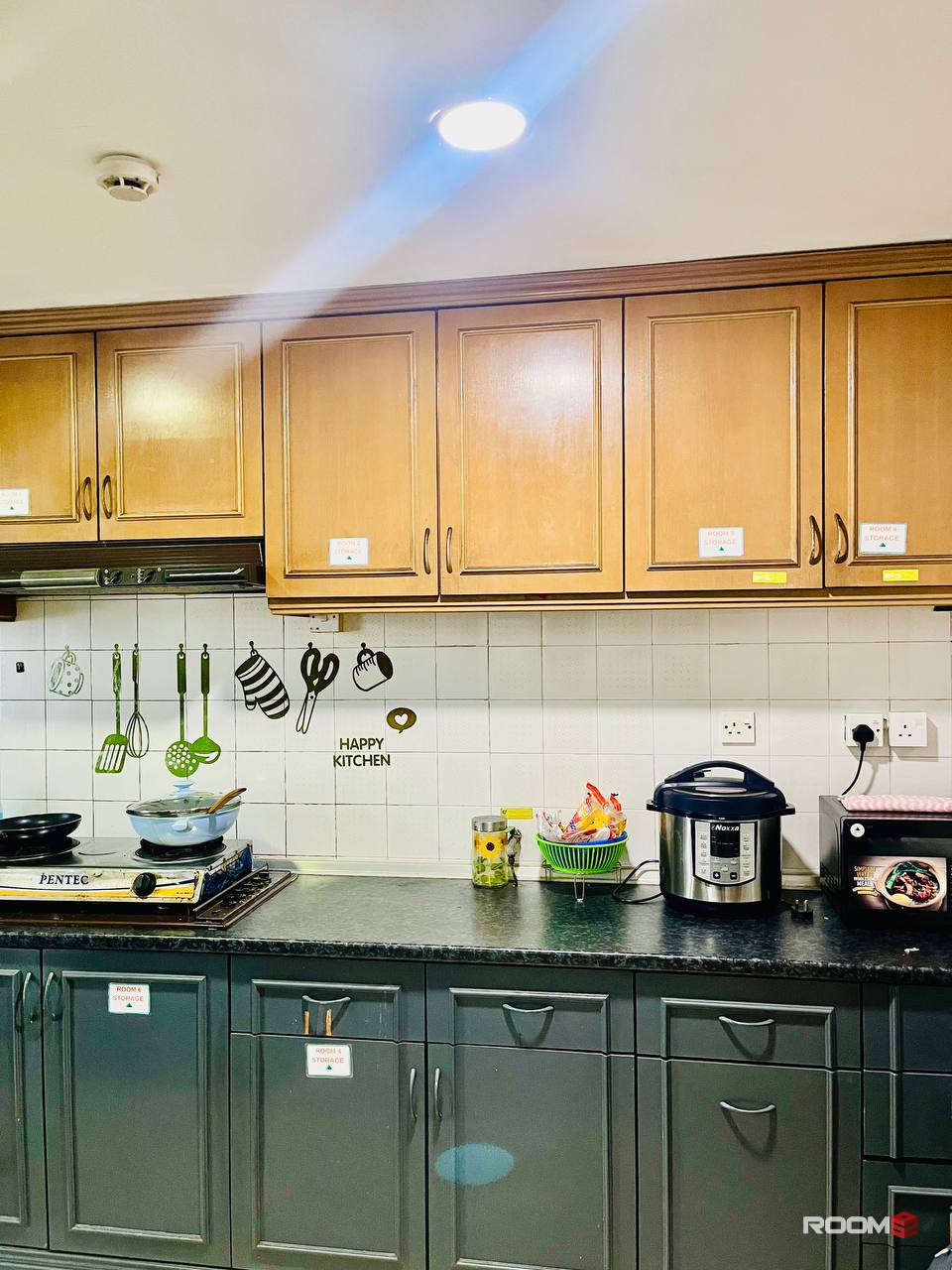 Rent The Right Stay With Us 👍🏻 ⚠️ Check This Affordable Room 😍 In PWTC Area 👍🏻	Rent The Right Stay With Us 👍🏻 ⚠️