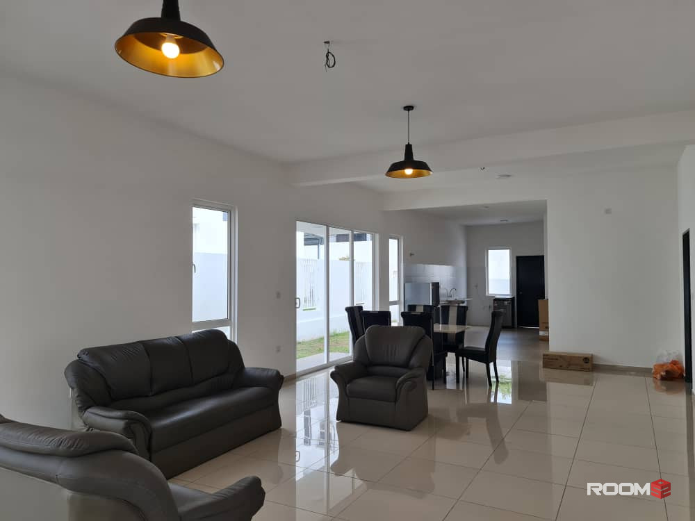 Single Room at Sendayan, Seremban [👉𝑺𝑨𝑳𝑬 𝑴𝑬𝑹𝑫𝑬𝑲𝑨 !! 🔥 ]Bilik Sewa Sendayan [Female] Suriaman 3, D'Tempat