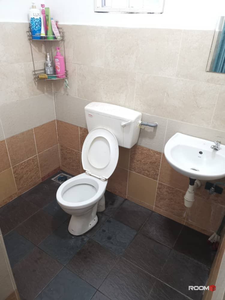 Medium Room Sharing Attached Bathroom @ Sunway PJS 9 (near Medical/ GEO/ Pinnacle)