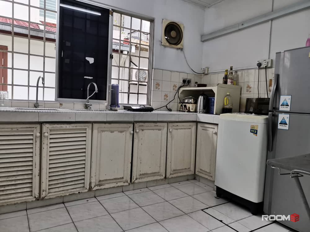 Deluxe Room with Private Bathroom @ Sunway PJS9 / Include Utilities & Fully Furnished