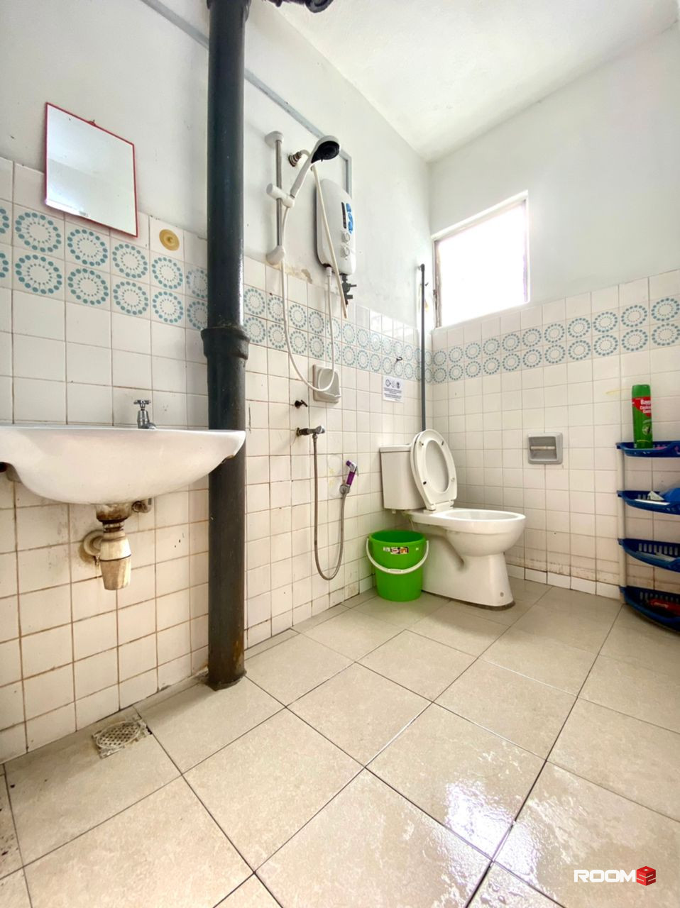 🏠 Room Available for Rent in Taman Paramount! 🌳✨  Located near SS2 / Sea Park 🏖️ and LRT Station 🚇 for convenient tr