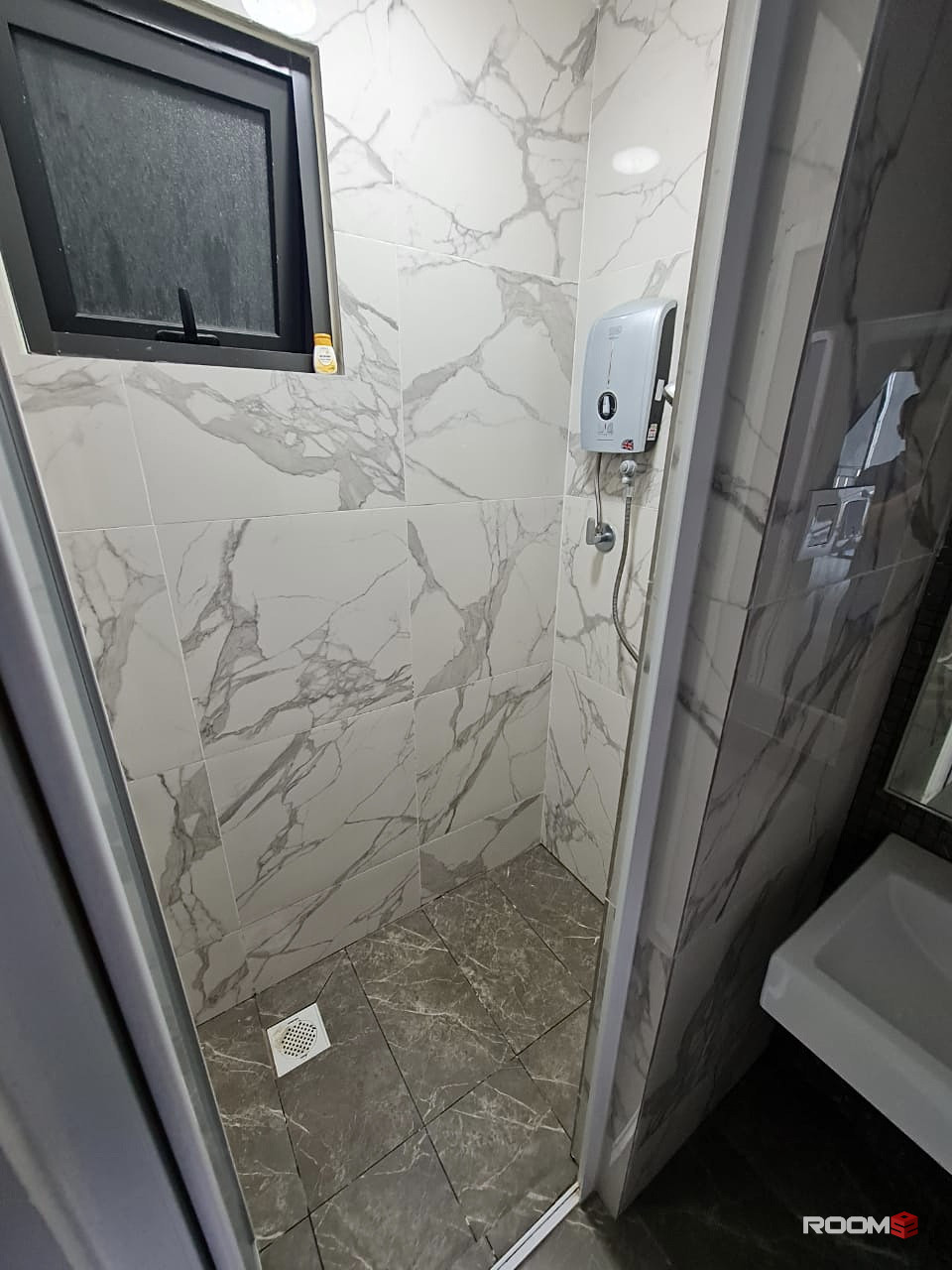 the grand subang ss13 single room for rent