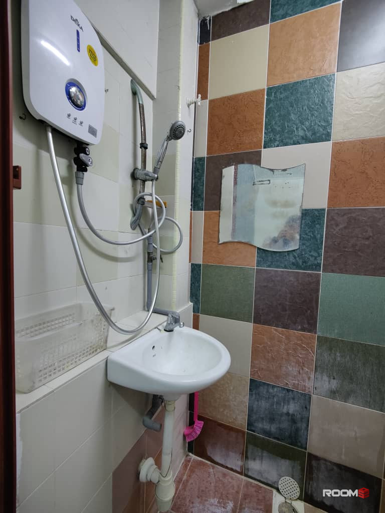 Deluxe Room with Private Bathroom @ Sunway PJS9 / Include Utilities & Fully Furnished