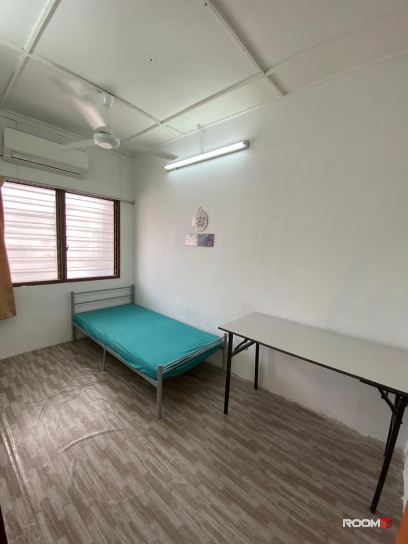 MIDDLE  Room at PJ14, Petaling Jaya