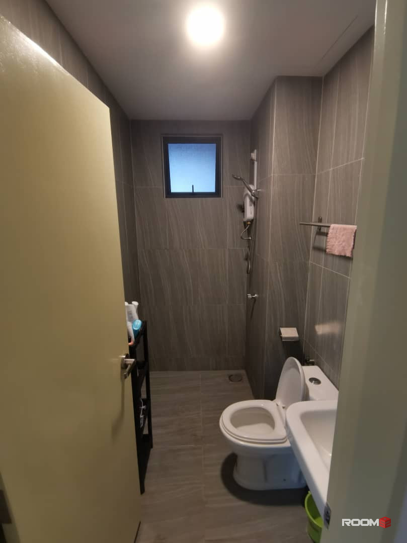 [ZERO DEPOSIT] Room for rent at The Hamilton
