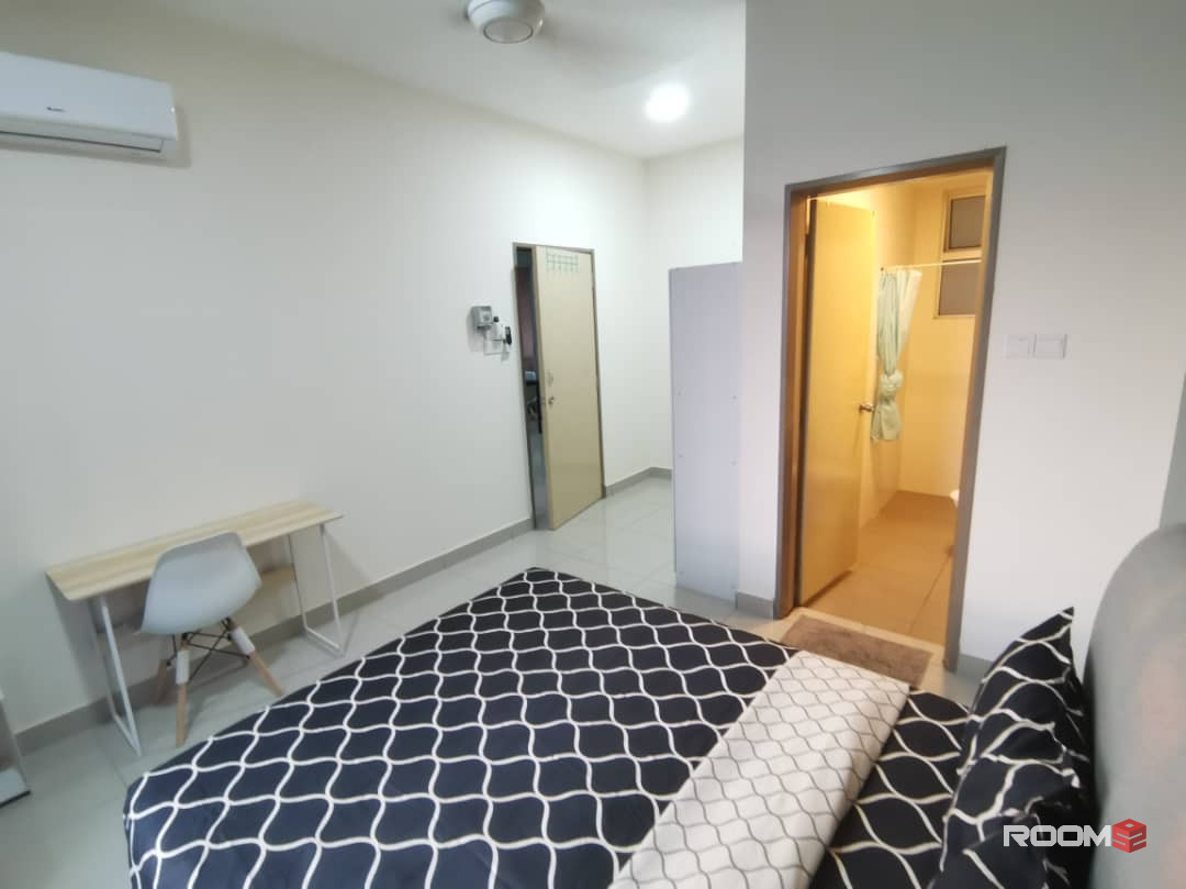 [ZERO DEPOSIT] Room for rent at PV21 Condominium