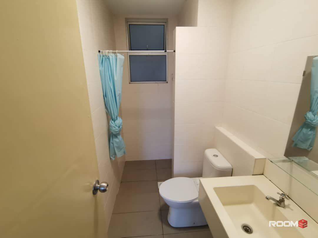 [ZERO DEPOSIT] Room for rent at PV21 Condominium