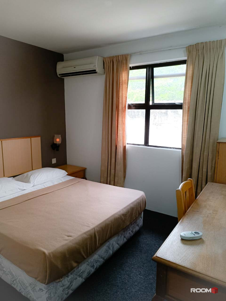 Hotel Room Rent : Zero Deposit, Private Master Room, Attached Bathroom, Non-Sharing, Nearby LRT Station, IOI Boulevard,