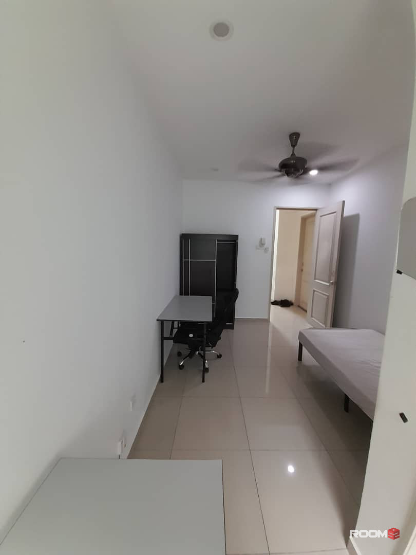 Middle Room With Private Bathroom at Bandar BOTANIC Klang, Selangor