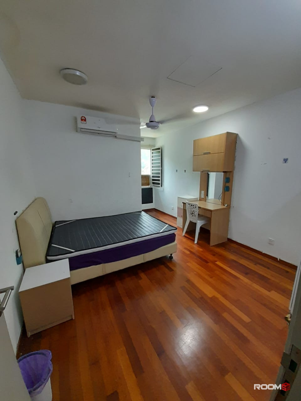 Middle Room With Private Bathroom at BUKIT TINGGI 2 Klang,Selangor