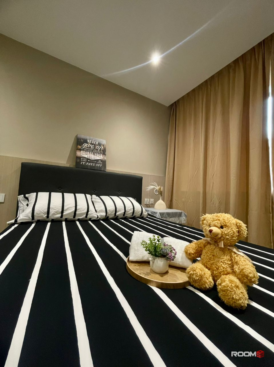 Hotel Room Rent : Zero Deposit, Private Master Room, Attached Bathroom, Non-Sharing, Nearby LRT Station Pudu KL