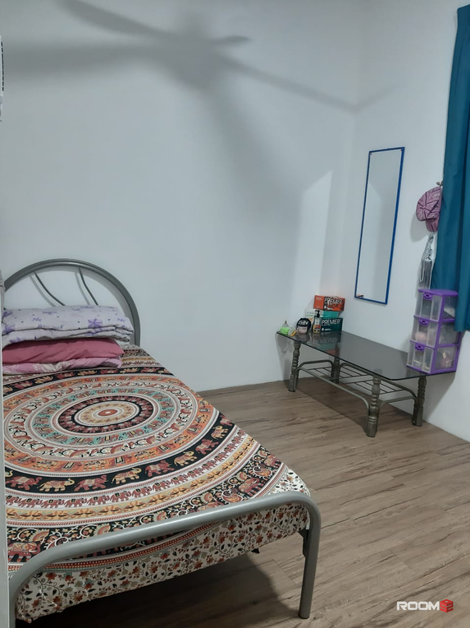 Middle Room in 737 Resisdensi Gembira, Kuchai Lama, Old Klang Road