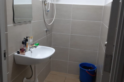 Middle Room in 737 Resisdensi Gembira, Kuchai Lama, Old Klang Road