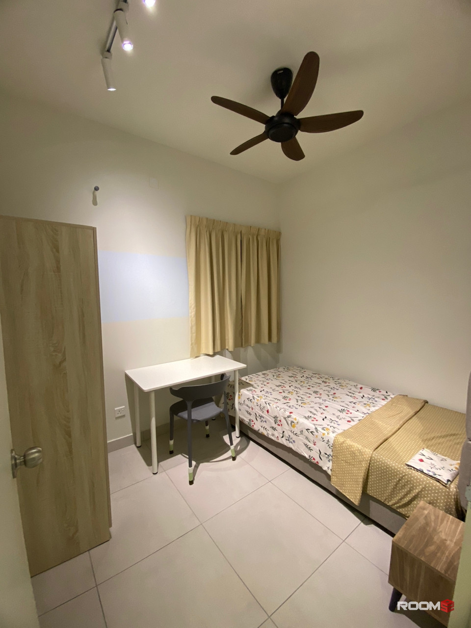 Single Room New Condo for Male Muslim Only