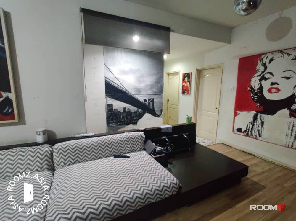 Decent Master room with decent price