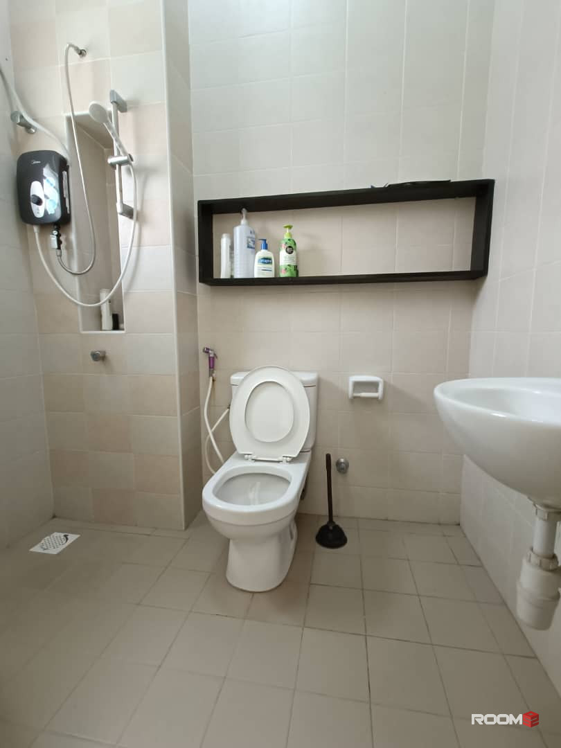 SINGLE ROOM AT👉JALAN SETIA INDAH U13 👈NEAR TO SETIA ECO ARDENCES, SETIA CITY MALL , JAYA GROCER ,BUKIT RAJA