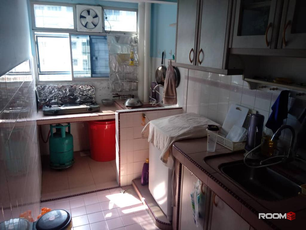 PUCHONG APARTMENT AIRCOND ROOM -RM380