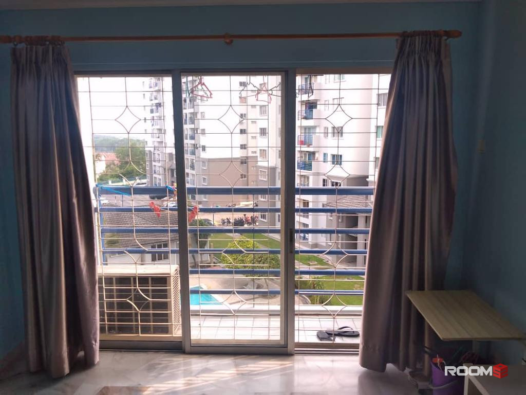 PUCHONG APARTMENT AIRCOND ROOM -RM380