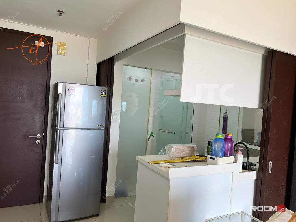 Trefoil Studio for Rent
