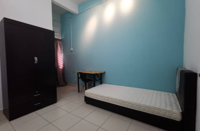Bandar Puteri Klang Middle Room