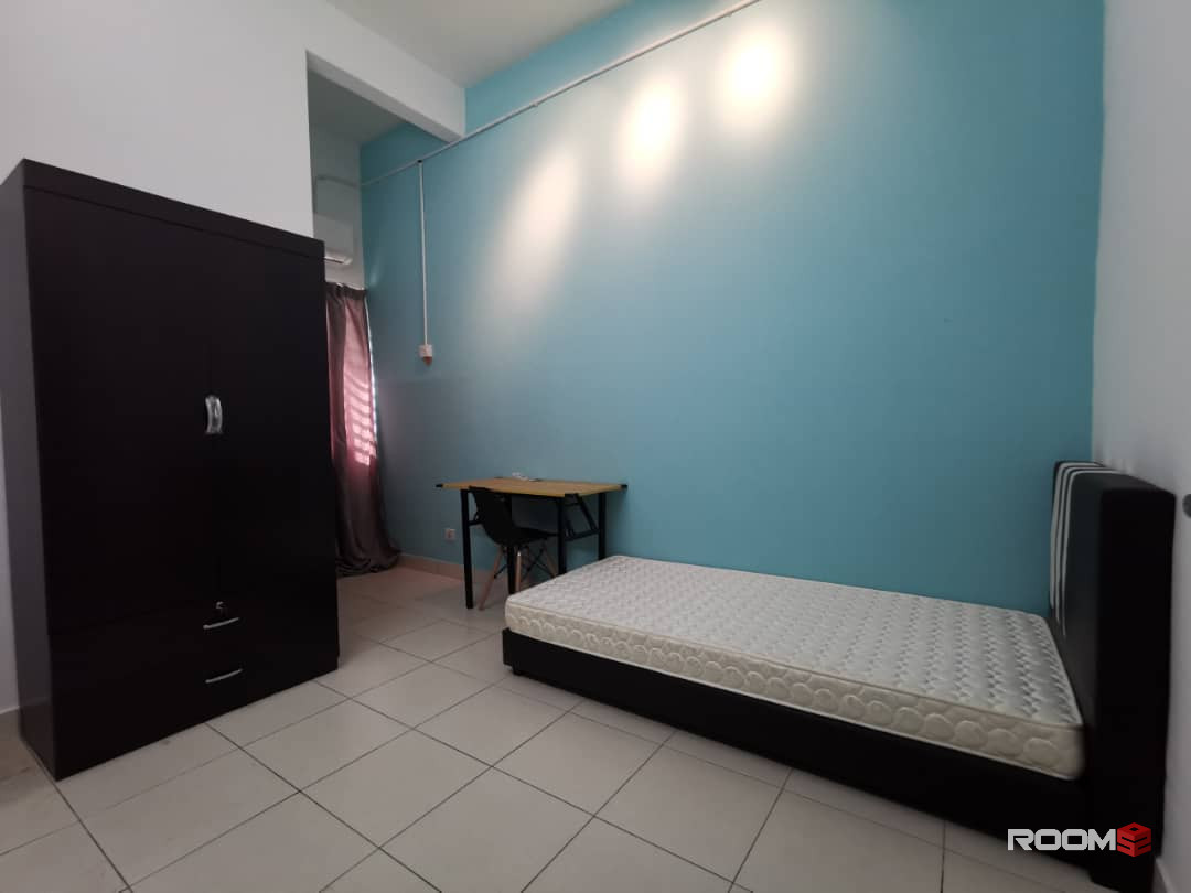 Bandar Puteri Klang Middle Room
