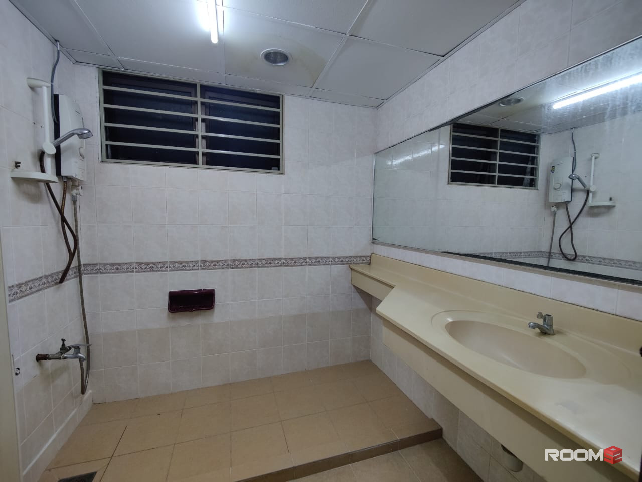 Master Room Private Bathroom! Newly Renovated! (Direct Link Sunway University) @ Lagoon View