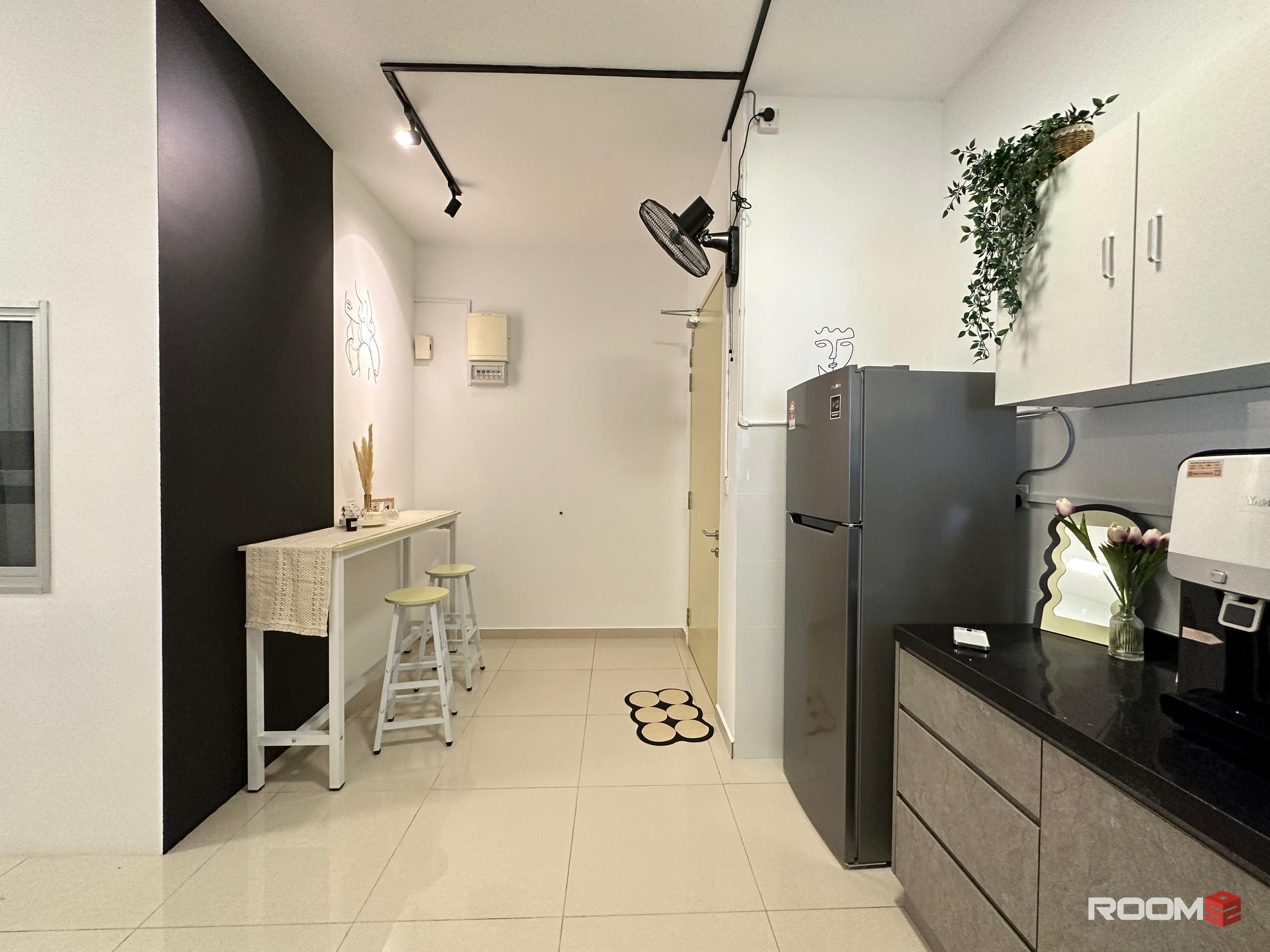 (Female only) Luxury Medium room at The Hamilton near LRT Taman Sri Rampai