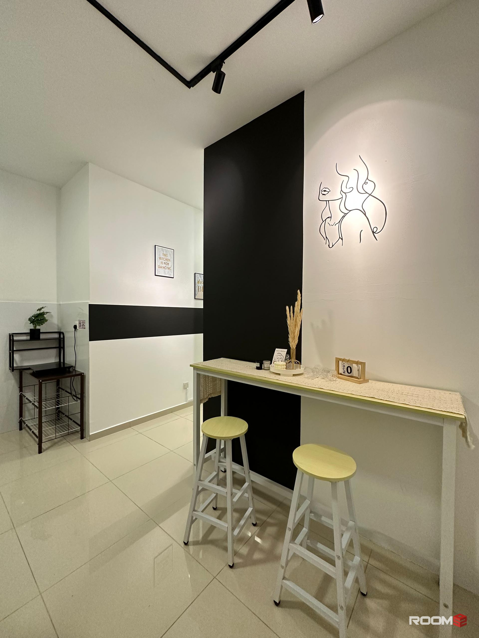 (Female only) Luxury Medium room at The Hamilton near LRT Taman Sri Rampai