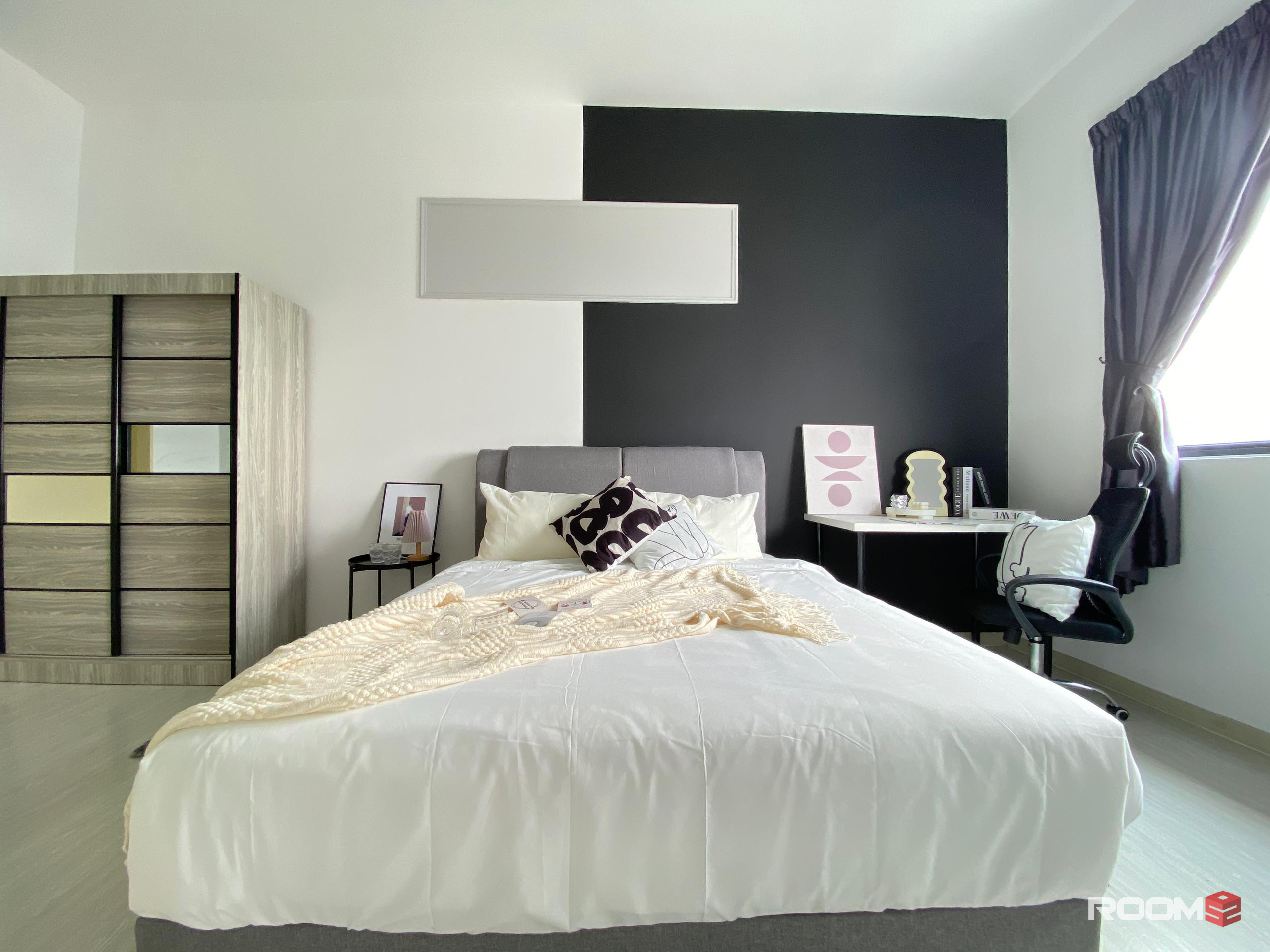 (Female only) Luxury Medium room at The Hamilton near LRT Taman Sri Rampai