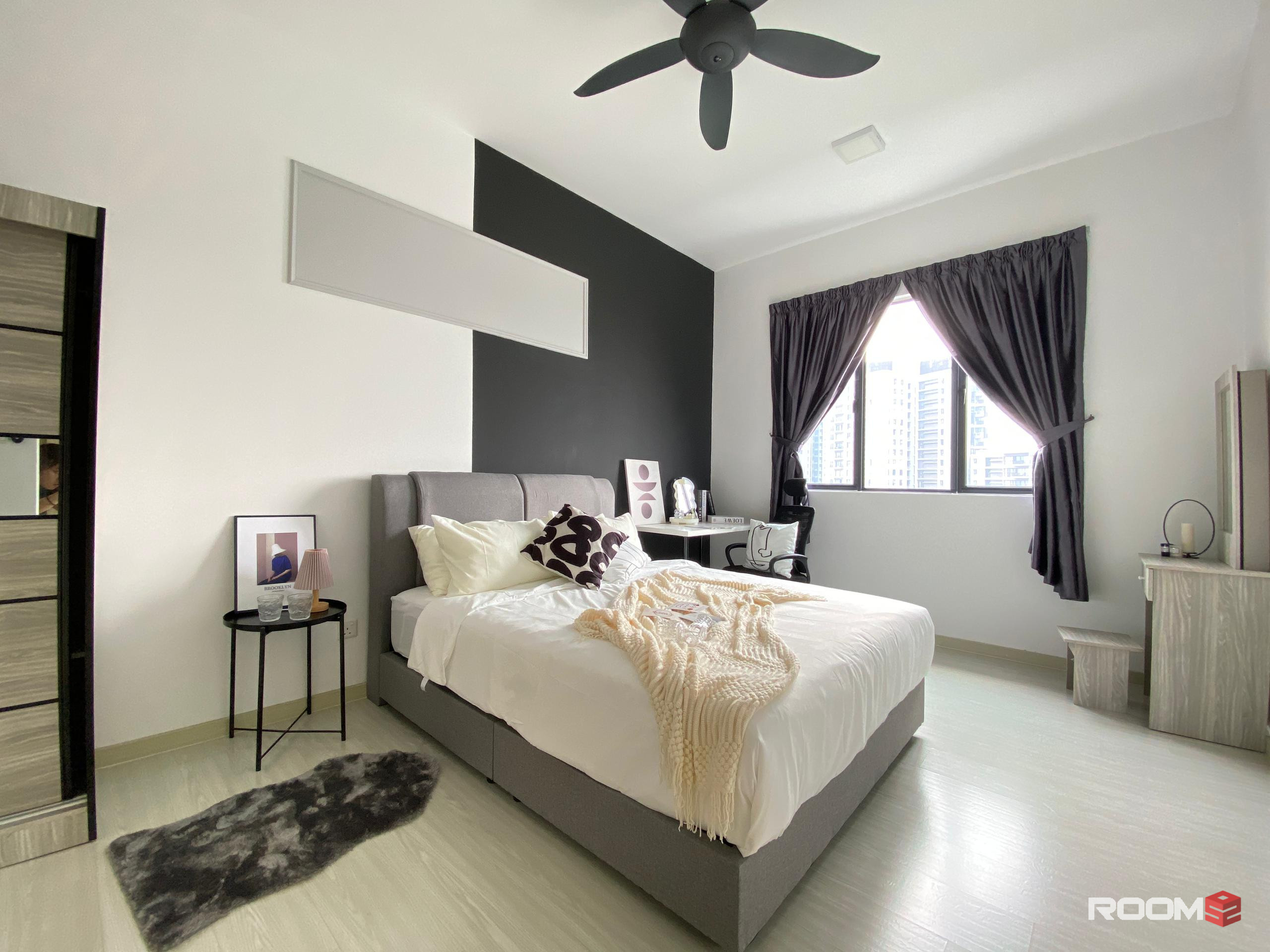 (Female only) Luxury Medium room at The Hamilton near LRT Taman Sri Rampai
