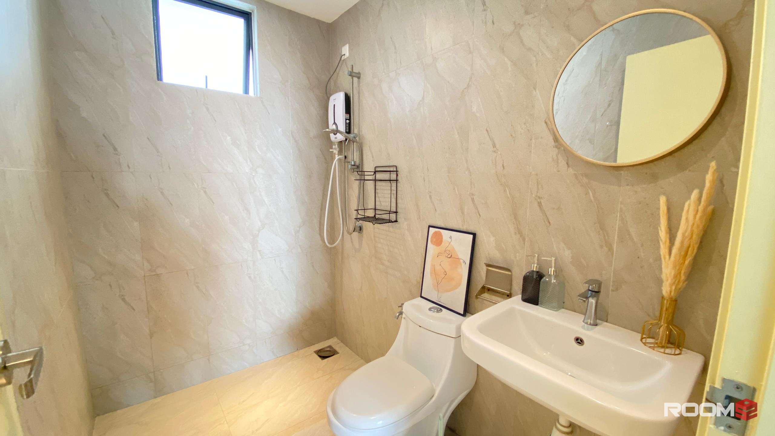 (Female only) Luxury Medium room at The Hamilton near LRT Taman Sri Rampai
