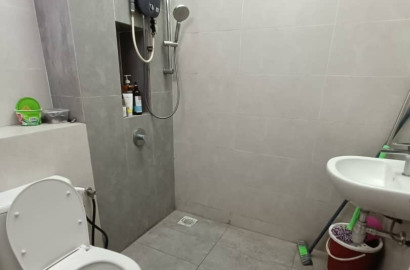 Walking Distance to USJ LRT 🚄 Medium Room + Window + Aircond