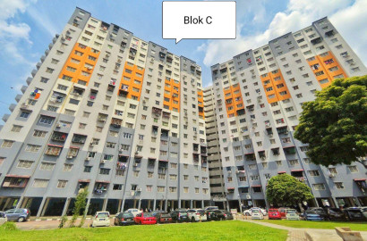 Middle Room for Rental